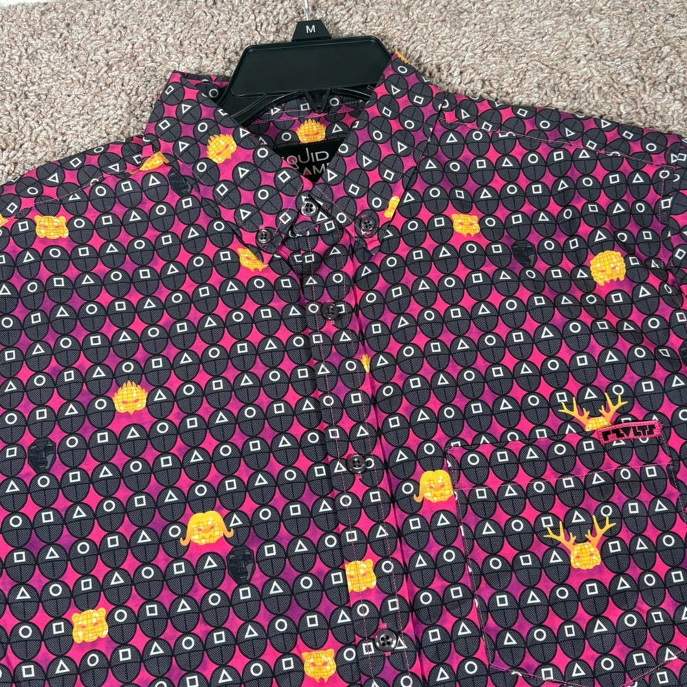 RSVLTS Squid Game KUNUFLEX Short Sleeve Button Down Shirt Men Medium Pink Black